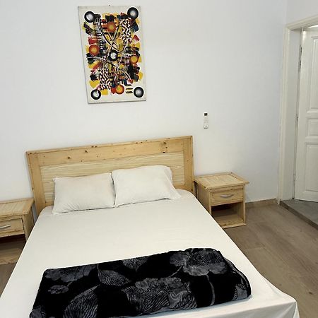 Chambre Spacieuse Avec Balcon - Salle De Bain Exterieure Privee & Breakfast Saint-Louis Exterior foto
