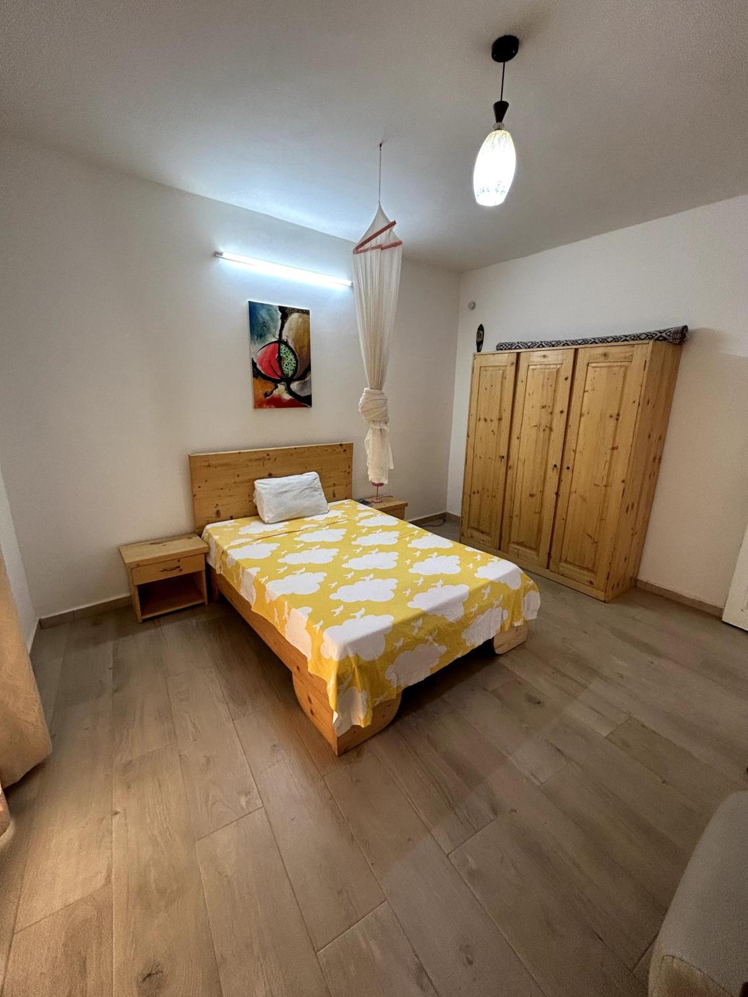 Chambre Spacieuse Avec Balcon - Salle De Bain Exterieure Privee & Breakfast Saint-Louis Exterior foto