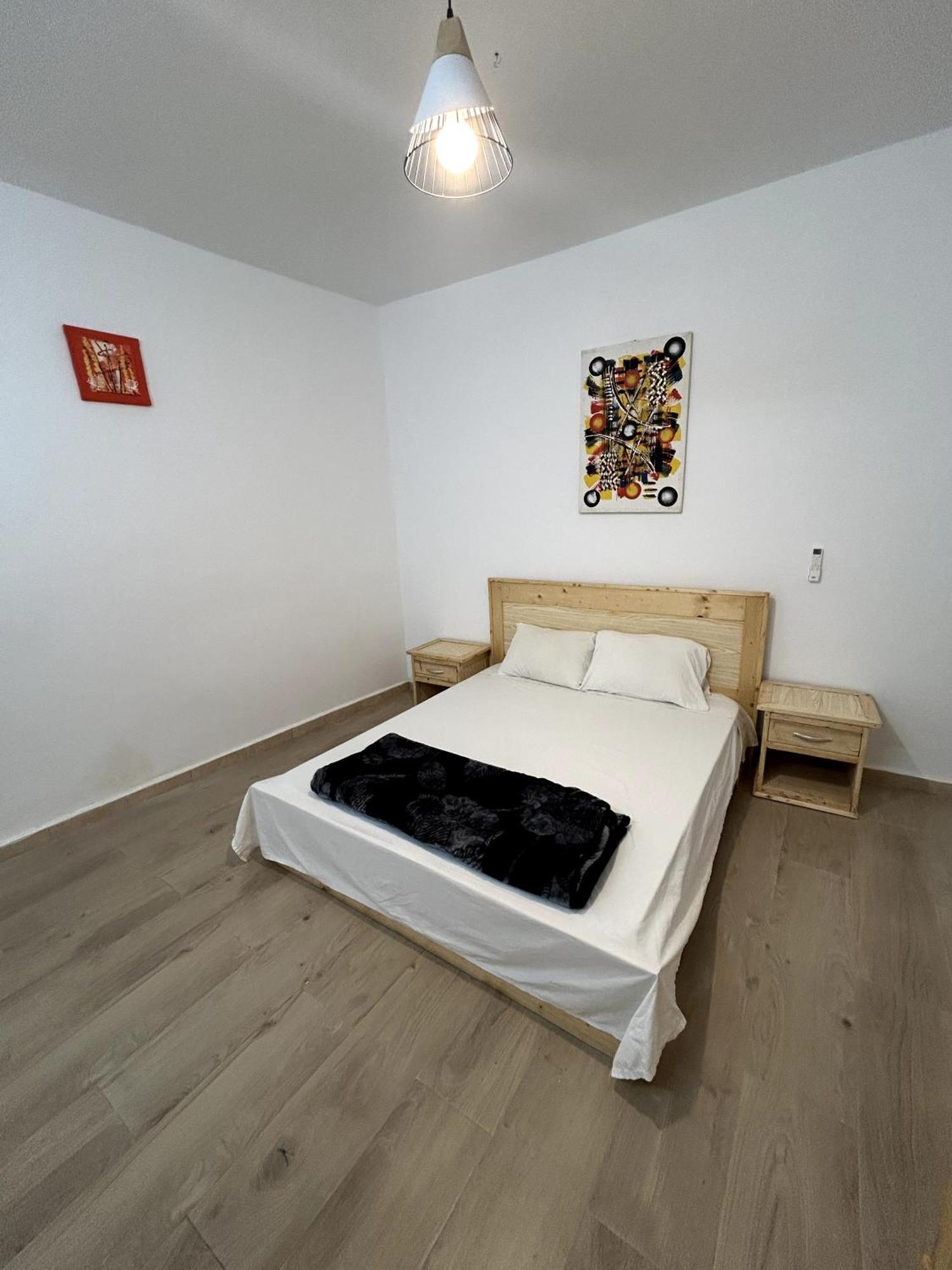 Chambre Spacieuse Avec Balcon - Salle De Bain Exterieure Privee & Breakfast Saint-Louis Exterior foto