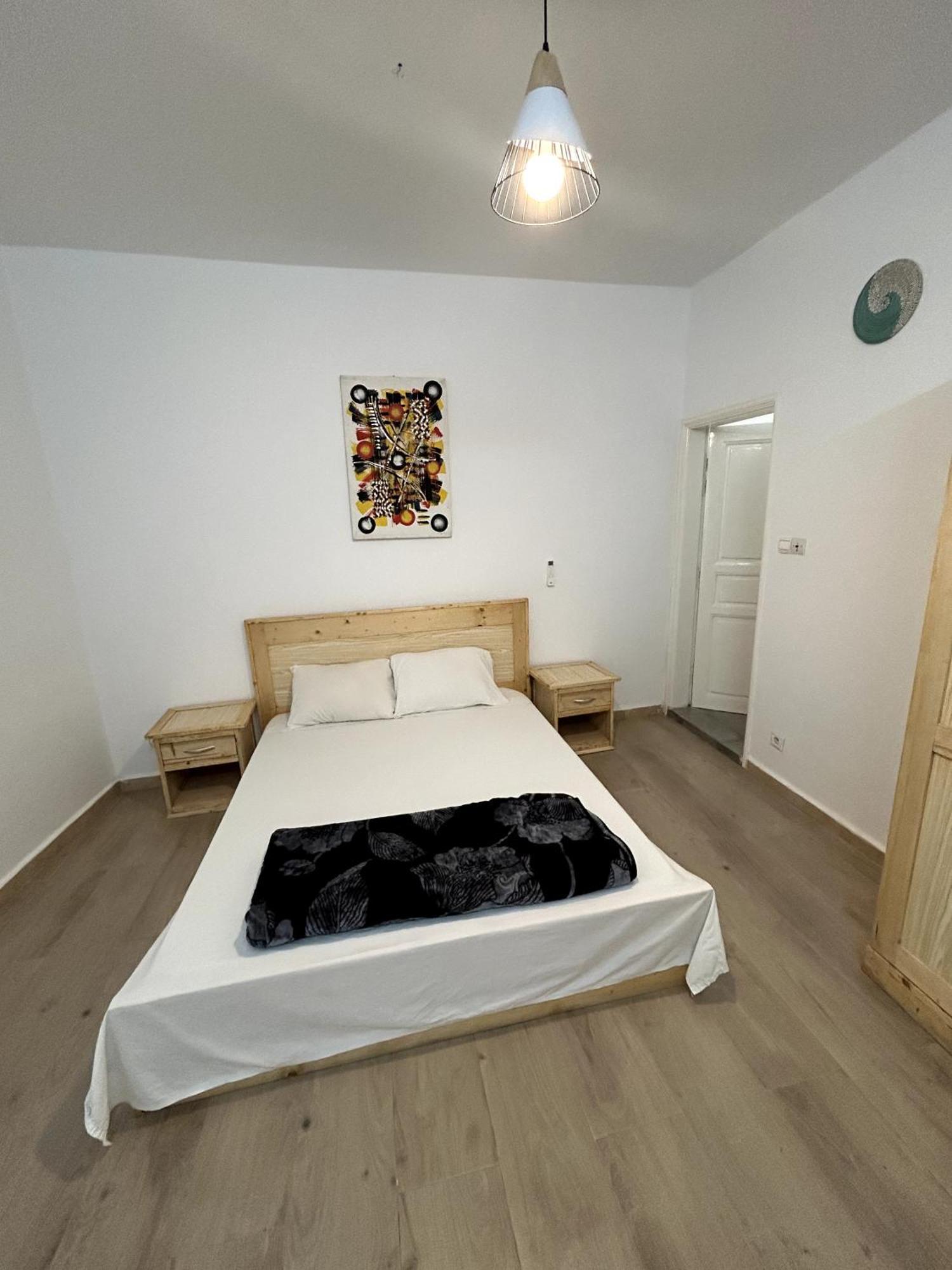 Chambre Spacieuse Avec Balcon - Salle De Bain Exterieure Privee & Breakfast Saint-Louis Exterior foto